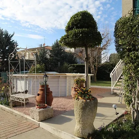 Le Fate Dimora Di Charme Con Piscina Vakantiehuis Lazise