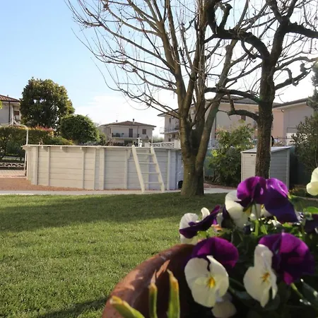 Le Fate Dimora Di Charme Con Piscina Vakantiehuis Lazise