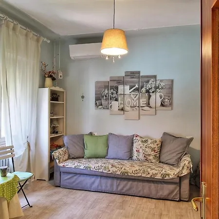 Le Fate Dimora Di Charme Con Piscina Vakantiehuis Lazise